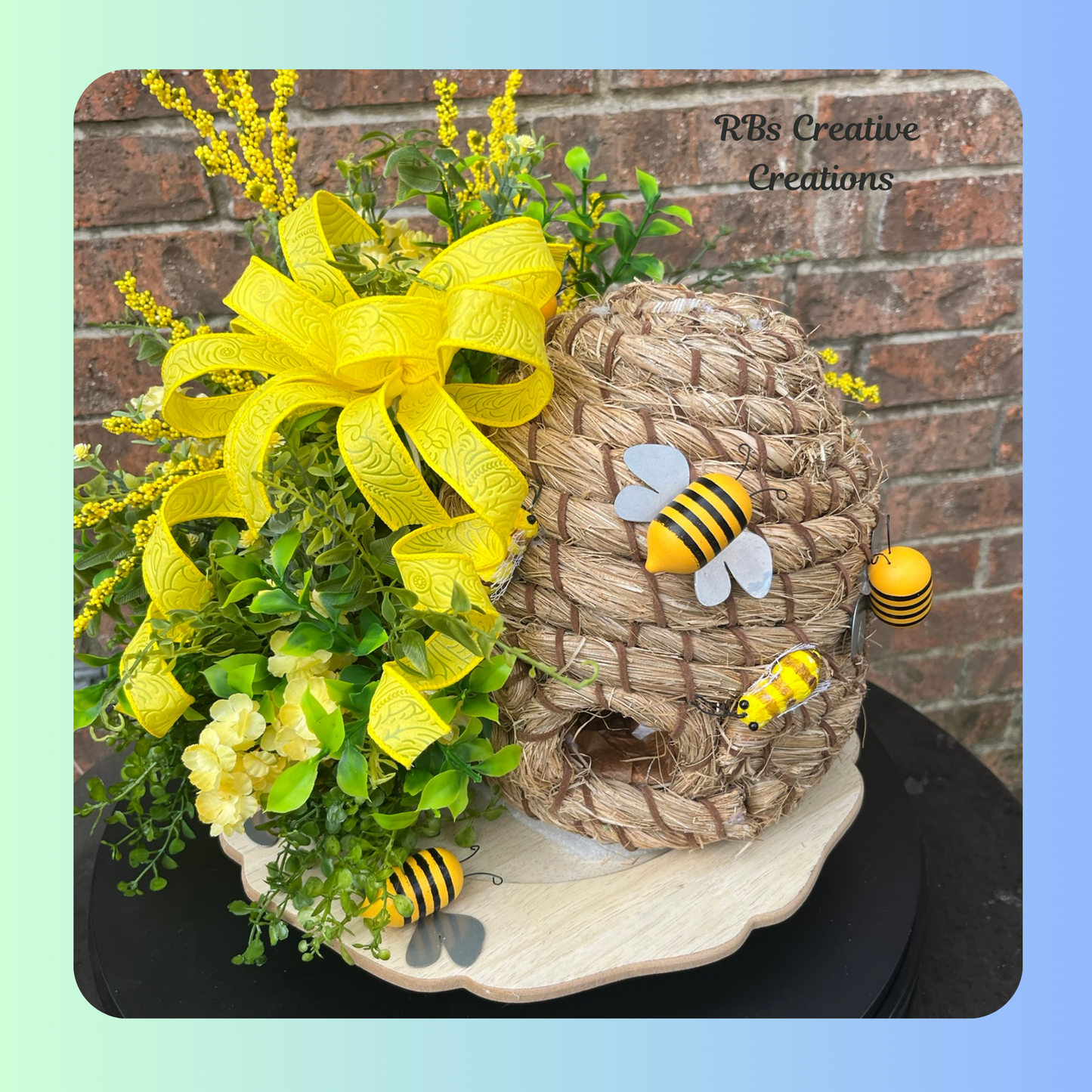 Handmade Bee Hive Floral Arrangement β Rustic Bumblebee Hive Centerpiece for Farmhouse & Spring Decor