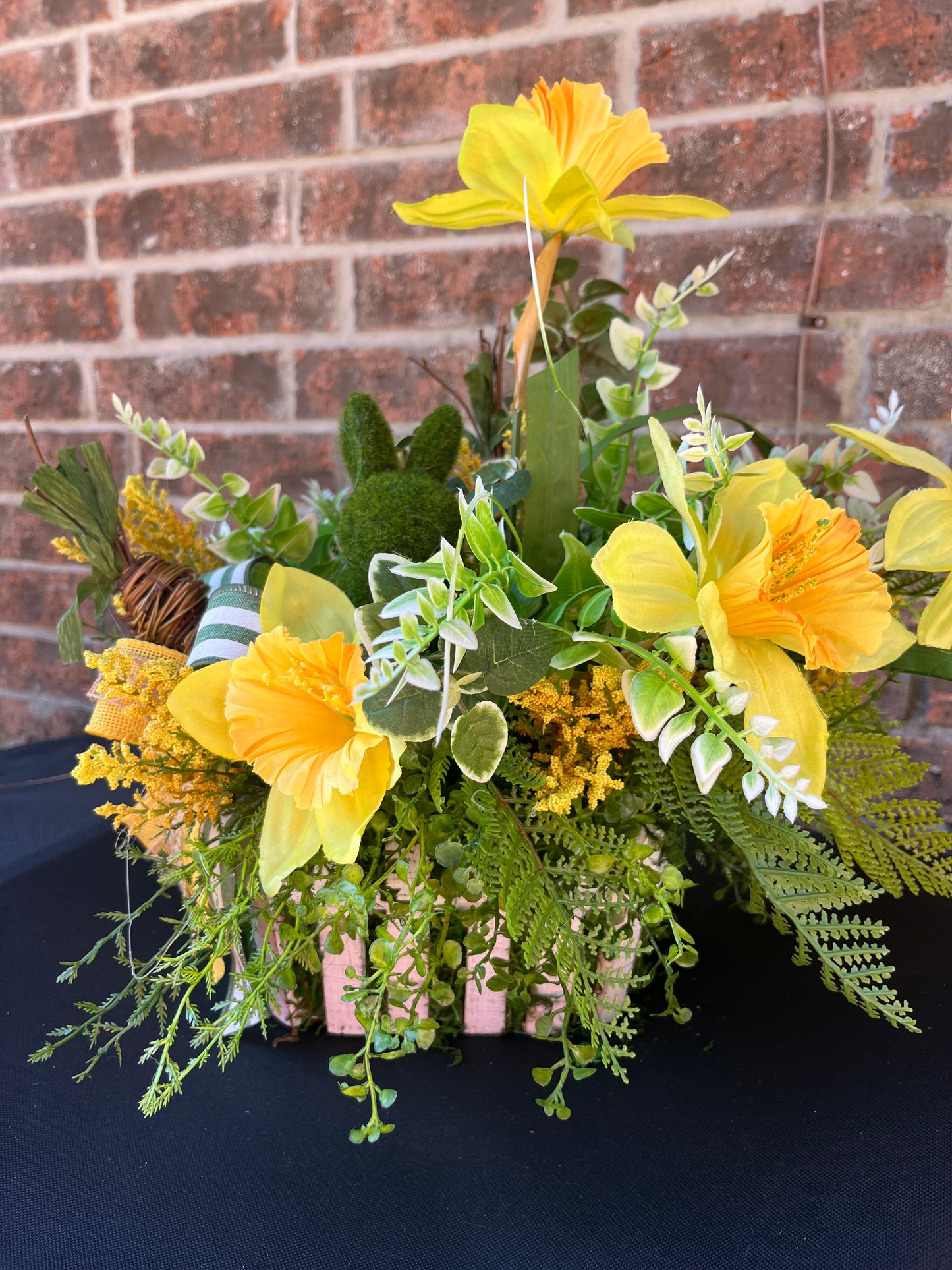 Easter bunny rustic floral arrangement, springtime floral design for the table, Easter table decor, spring home decor, party decorations