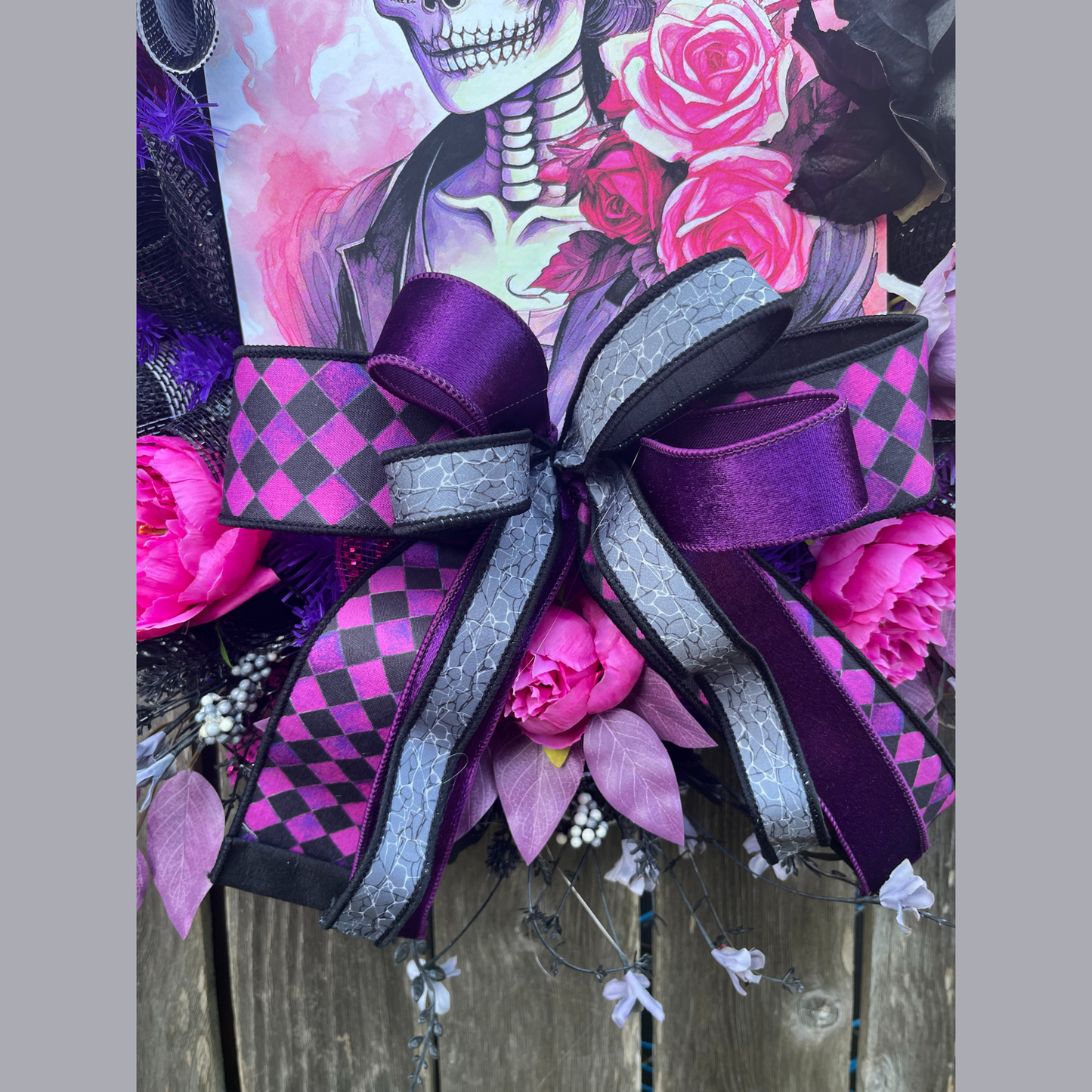 Gothic Skeleton Halloween Wreath – Spooky Chic Door Decor - Gothic Home Decor