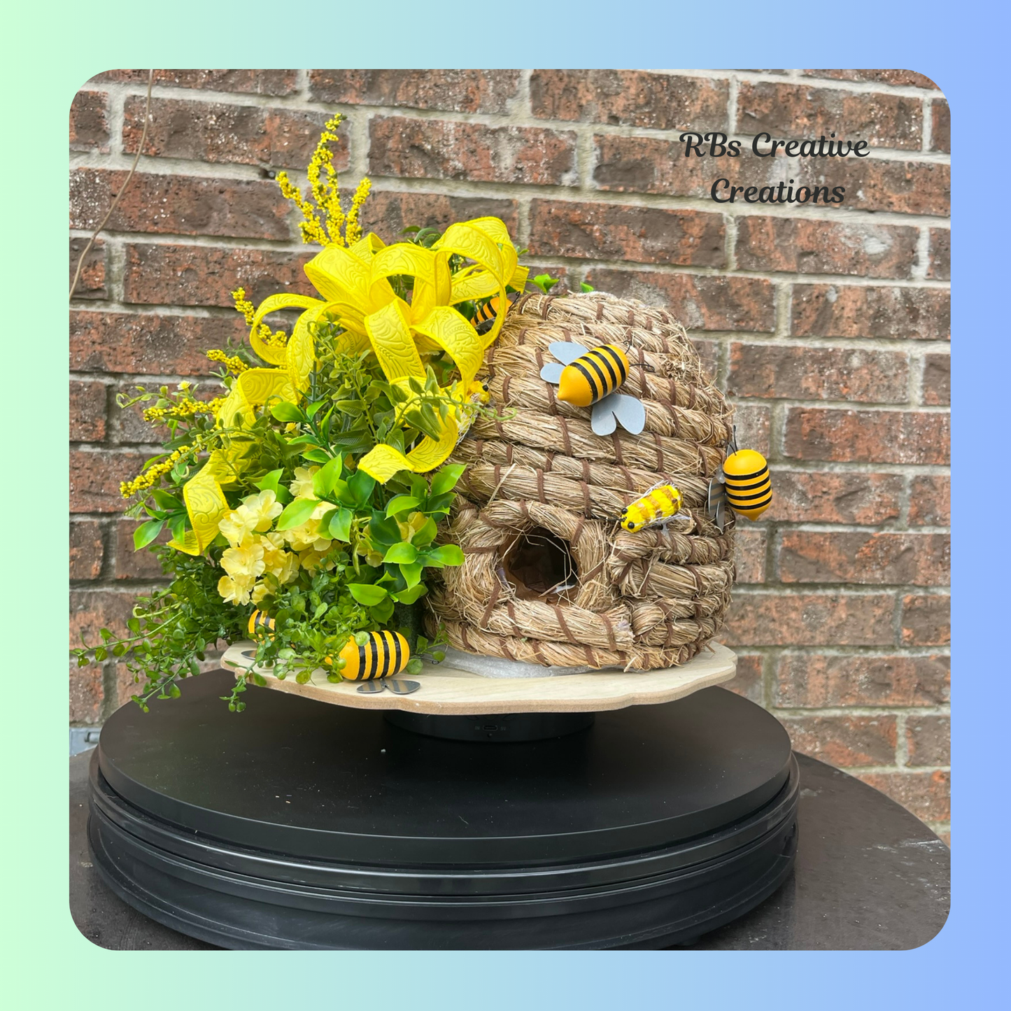 Handmade Bee Hive Floral Arrangement β Rustic Bumblebee Hive Centerpiece for Farmhouse & Spring Decor