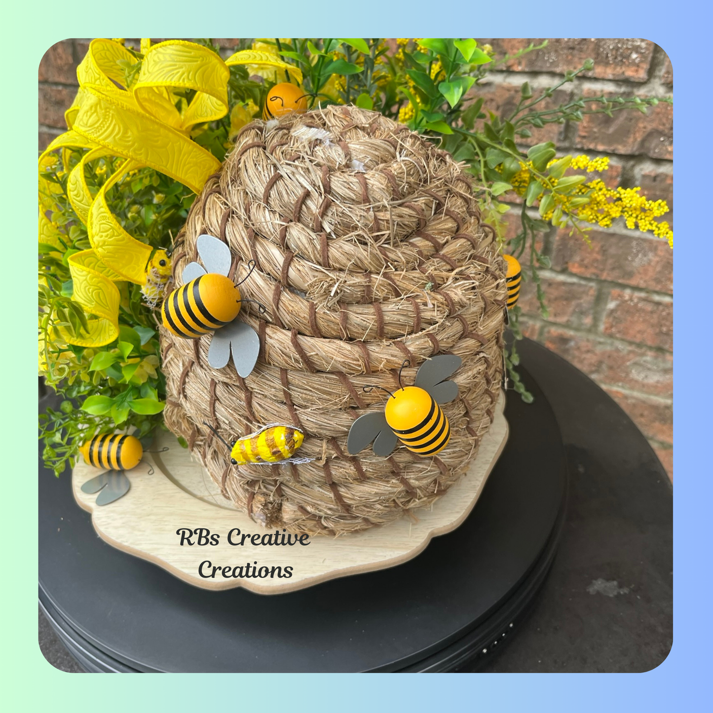 Handmade Bee Hive Floral Arrangement β Rustic Bumblebee Hive Centerpiece for Farmhouse & Spring Decor