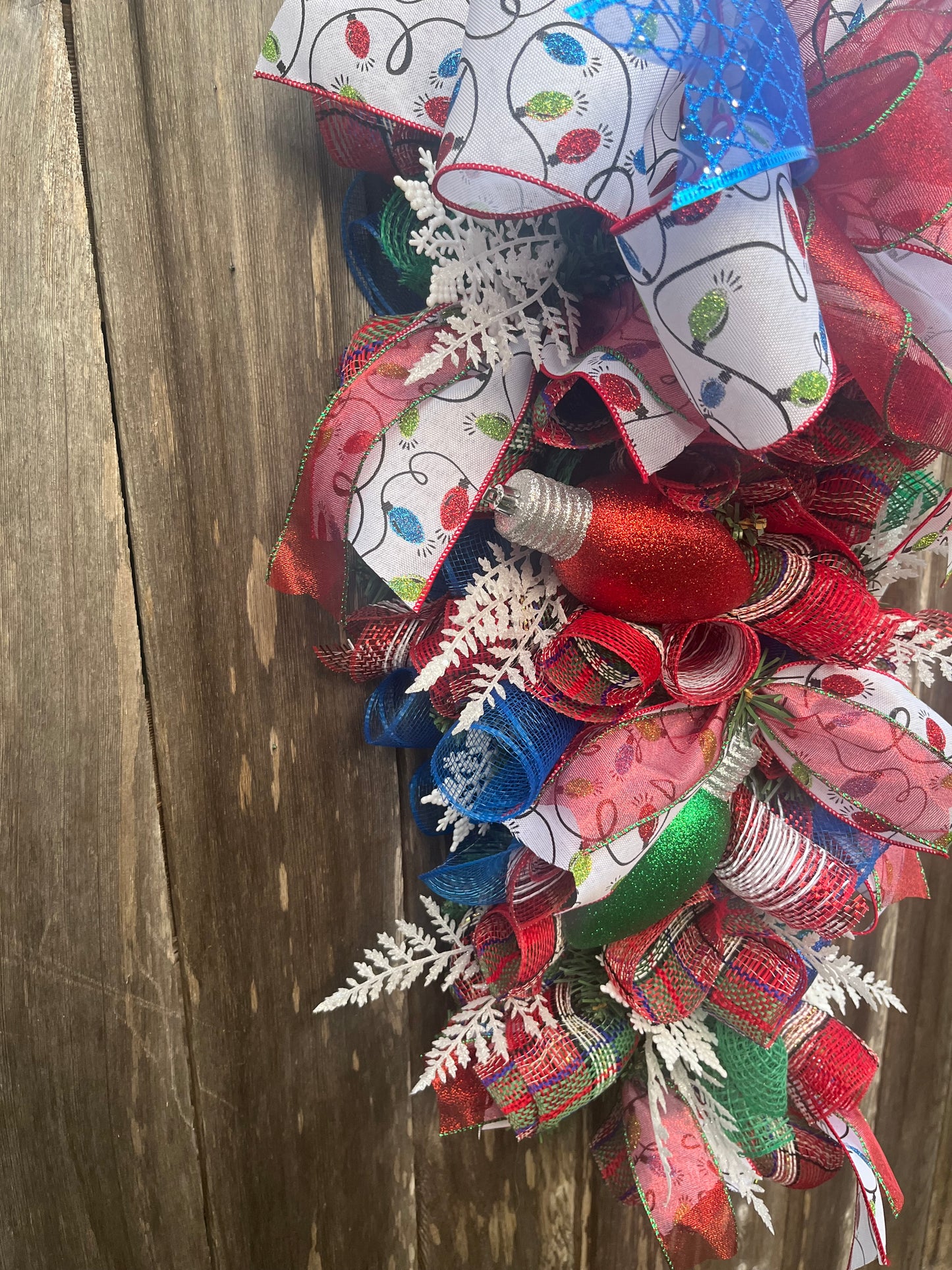 Christmas Lights Swag for the front door, Trending Christmas decor, Holiday decor, Christmas decor, Merry and bright décor, Winter wreath