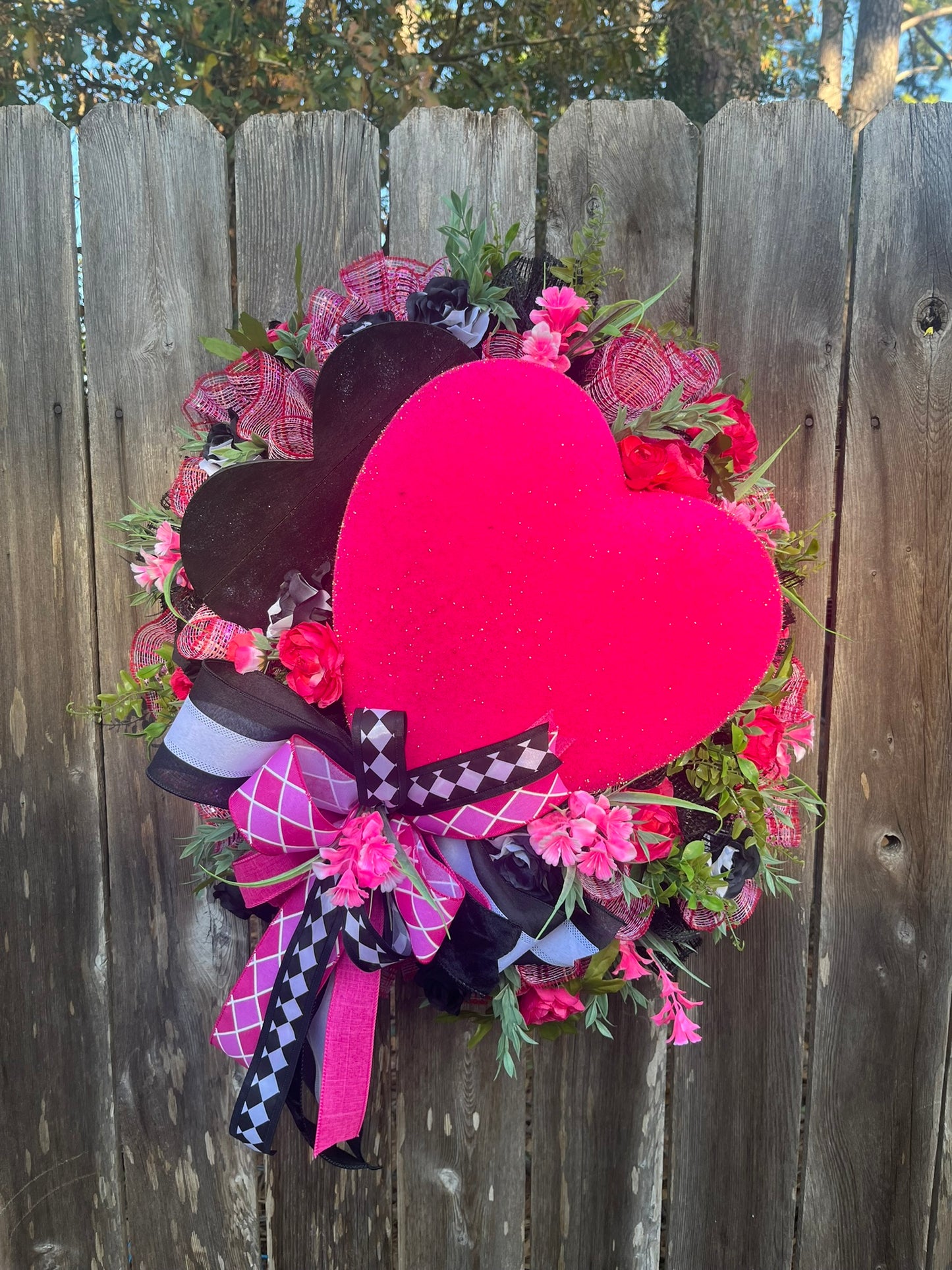 Valentine front door wreath, heart wreath, romantic decor, gifts for her, party decorations, festive decor, Valentine decor, wall hanging