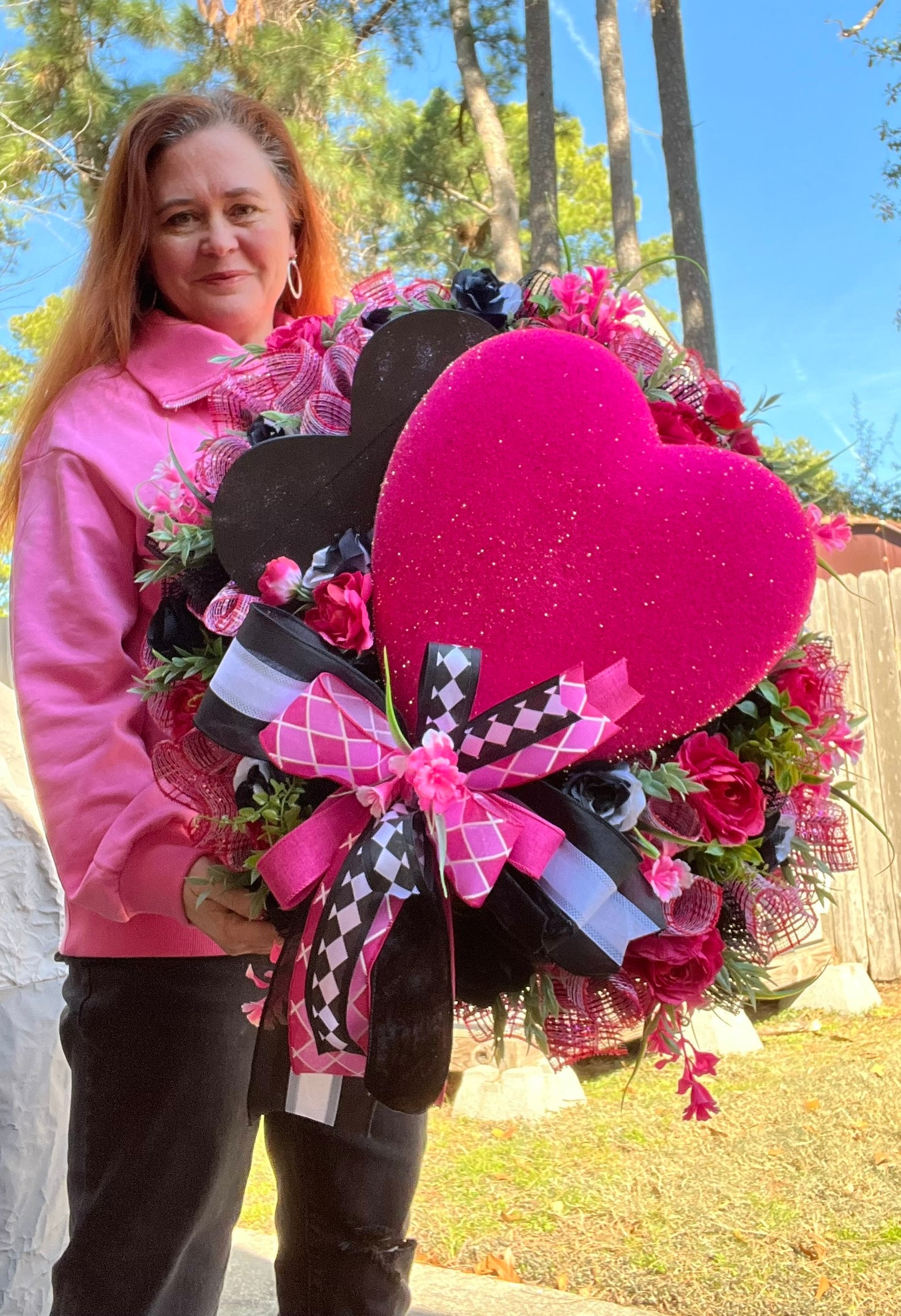Valentine front door wreath, heart wreath, romantic decor, gifts for her, party decorations, festive decor, Valentine decor, wall hanging