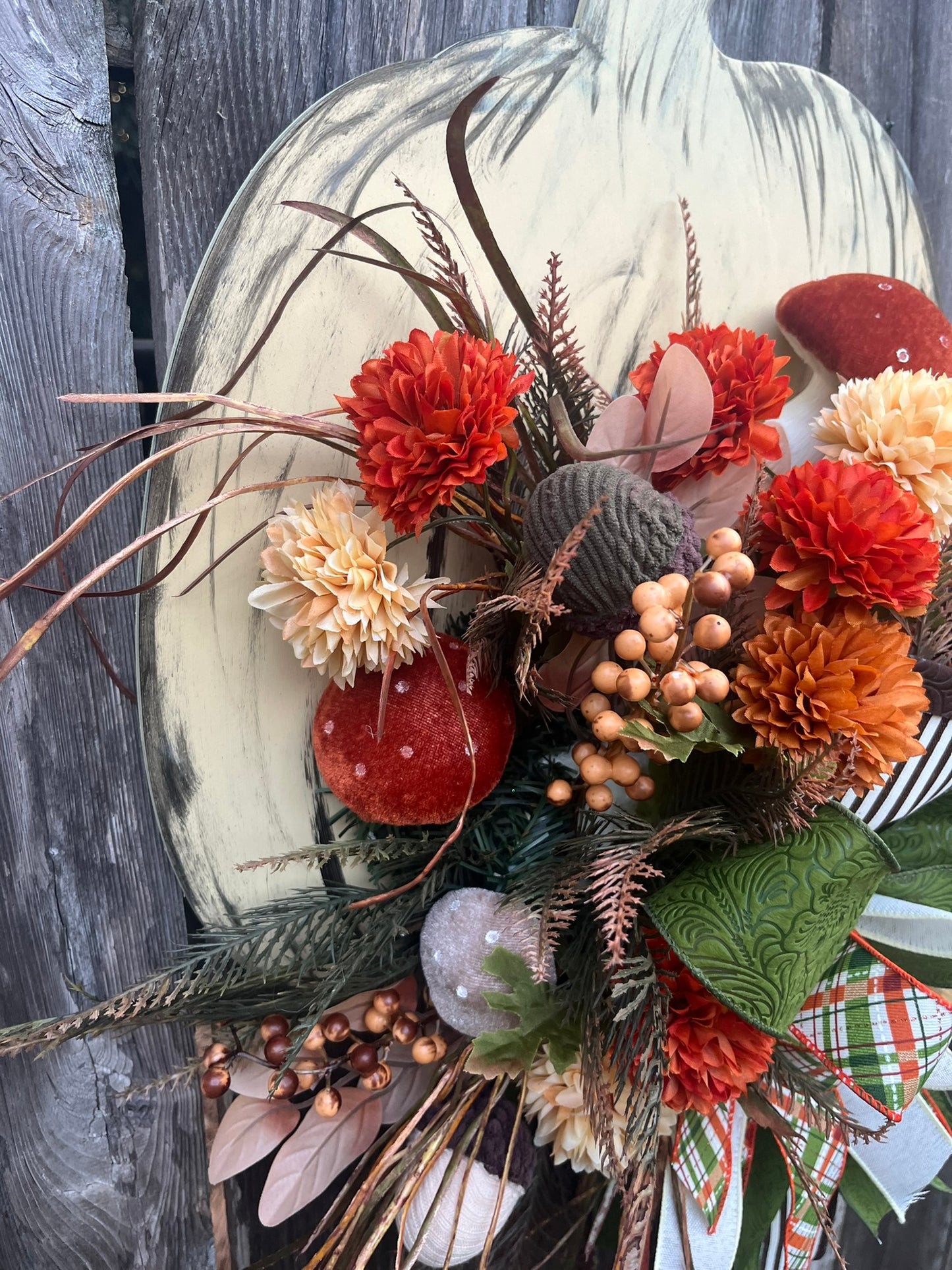 Pumpkin Fall Floral Wall Decor, Autumn Harvest Wreath, Rustic Thanksgiving Door Decoration, Handmade Pumpkin Wreath, Fall floral arrangement