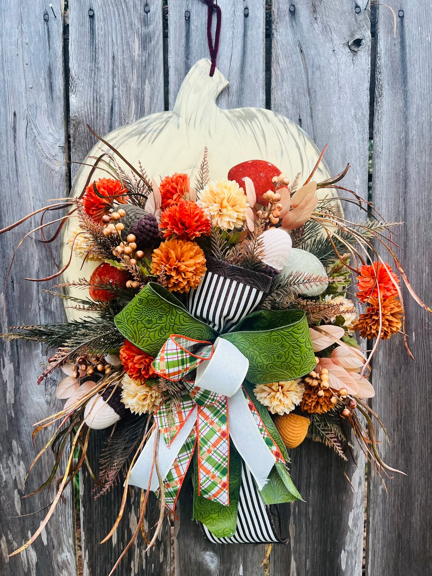 Pumpkin Fall Floral Wall Decor, Autumn Harvest Wreath, Rustic Thanksgiving Door Decoration, Handmade Pumpkin Wreath, Fall floral arrangement