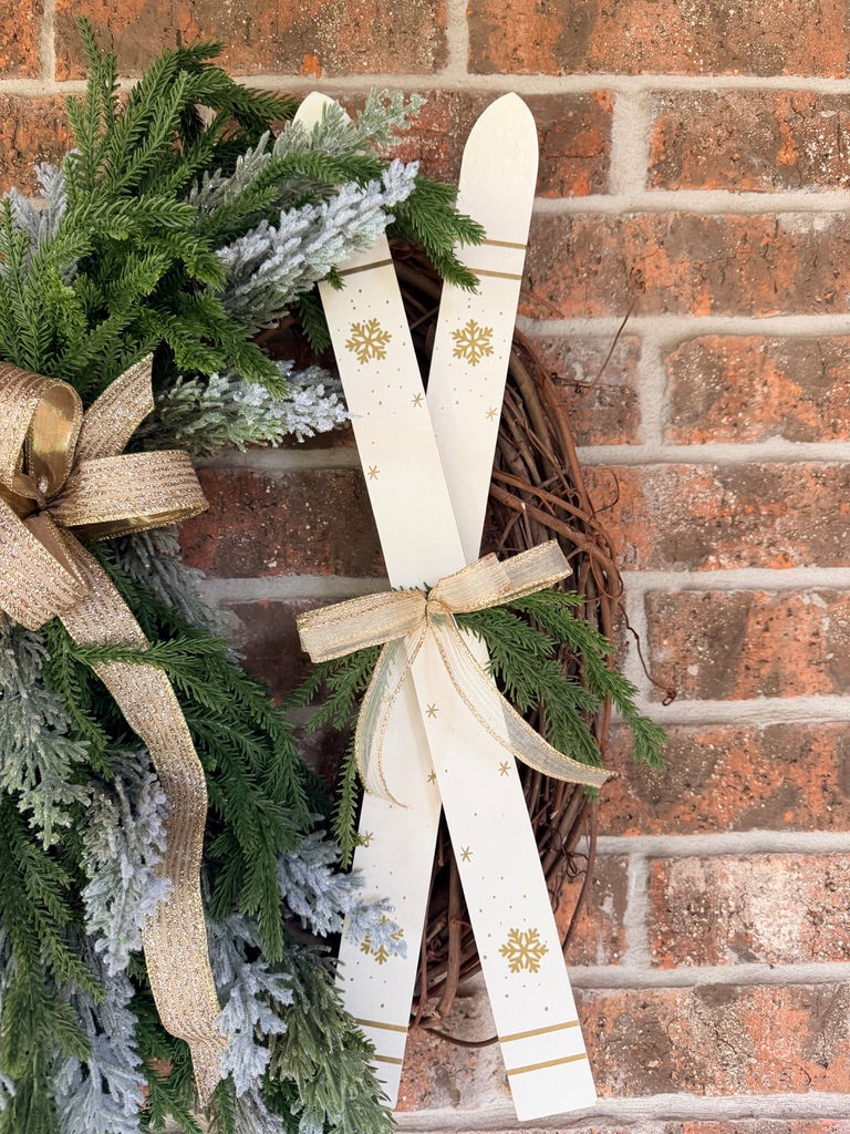 Ski Christmas Wreath for Front Door, Winter Ski Lodge Decor, Rustic Christmas Door Wreath, Snow Ski Holiday Decor, Cabin Christmas Decoration