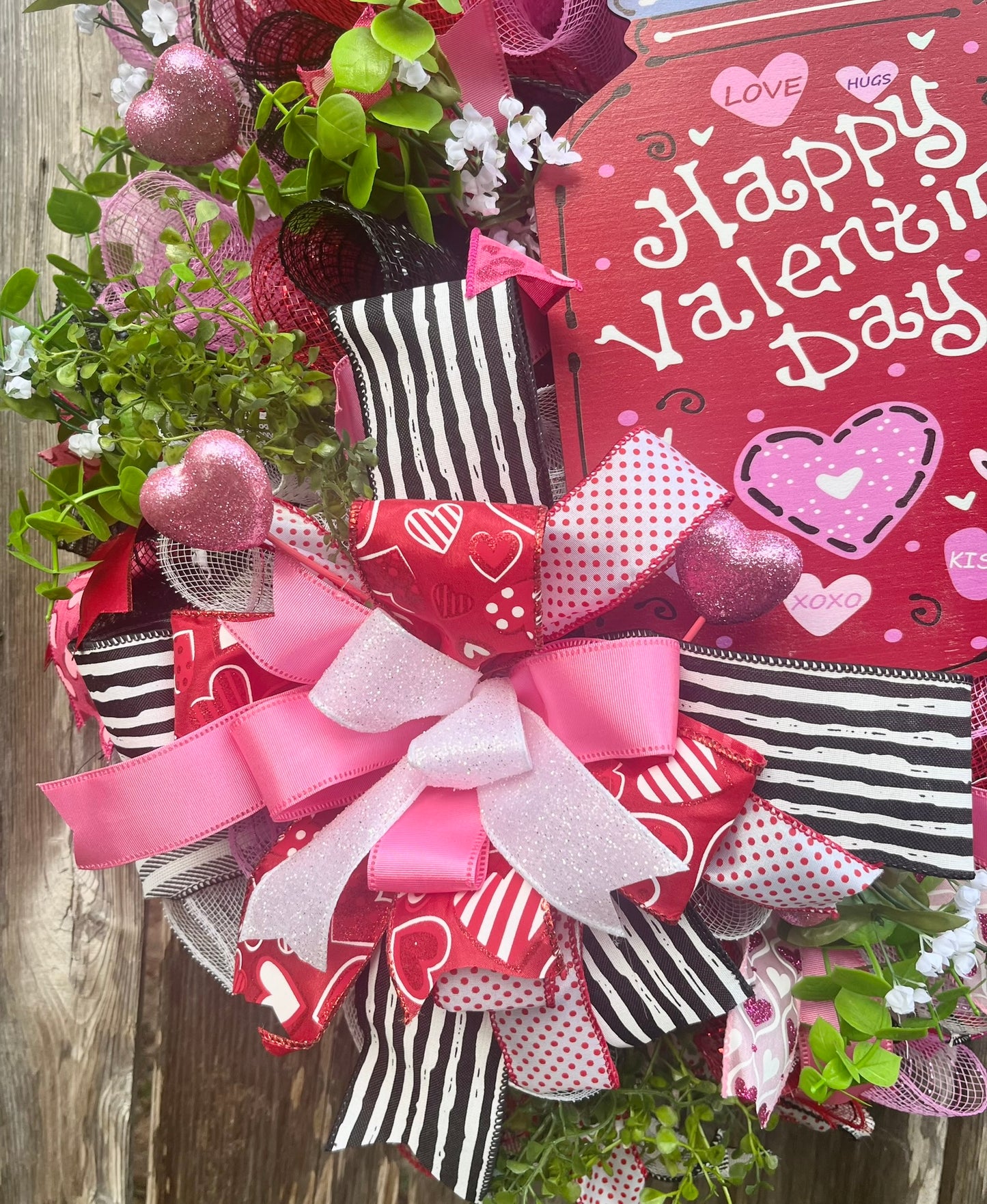 Valentine front door wreath, Valentine decor, country decor, seasonal gifts, spring decor, floral decor, front porch decor, party decor